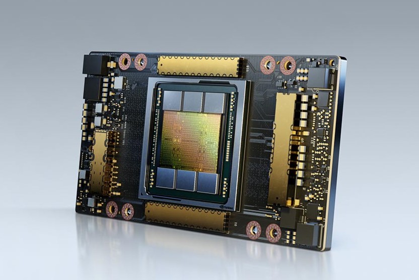 英伟达预计第四季度的收入高于预期，担心“对华芯片的控制会带来长期危害”